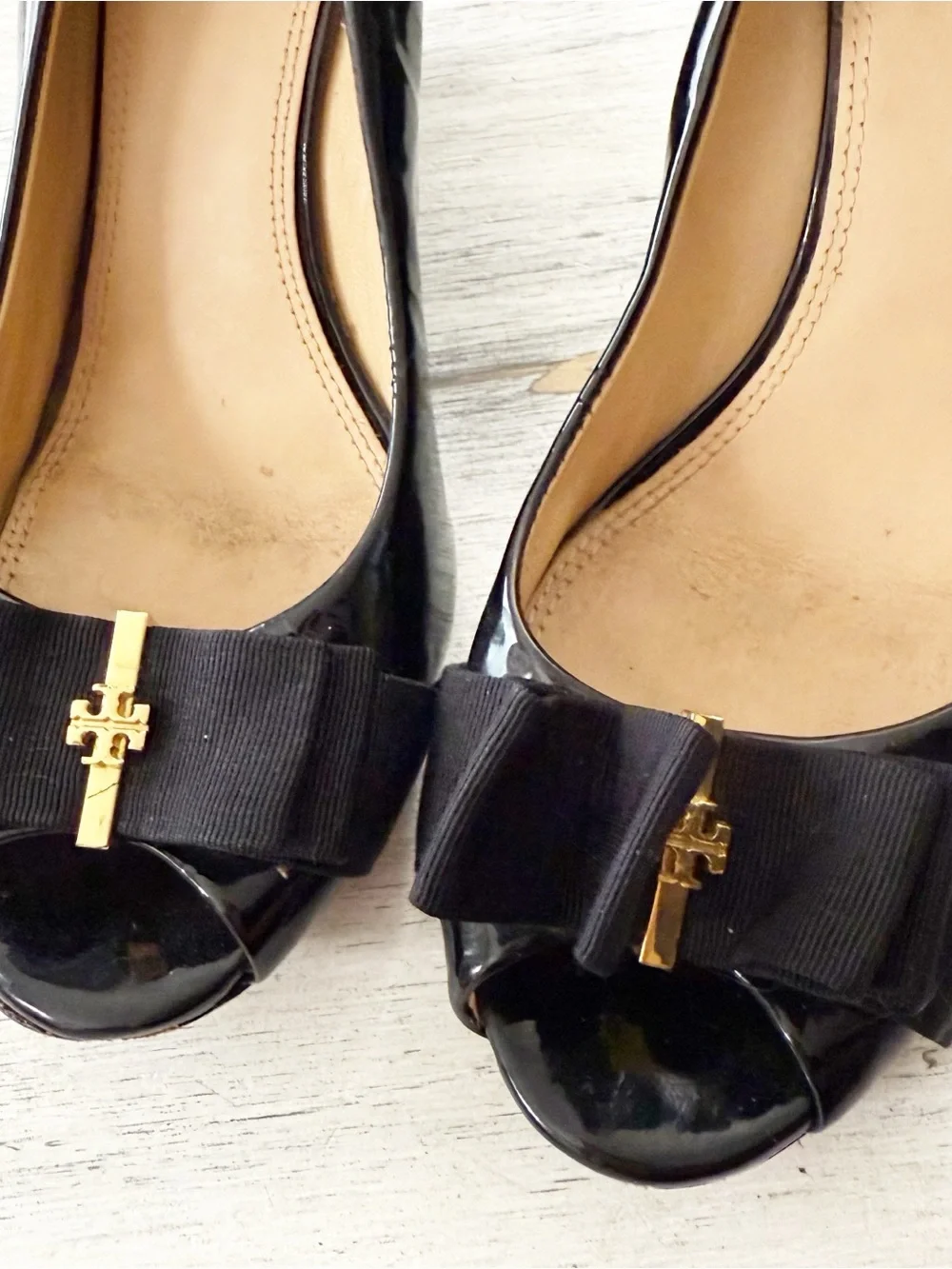 Tory Burch Black Patent Peep-Toe Wedge Pumps w Grosgrain Bow and Gold Logo 8.5M